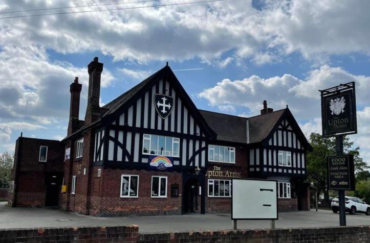 Upton Arms Hotel Pontefract Extérieur photo