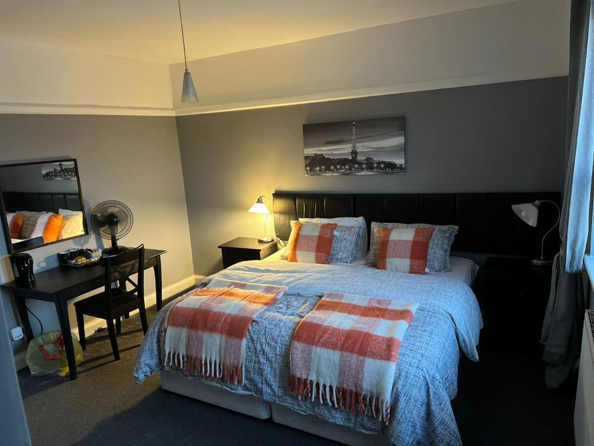 Upton Arms Hotel Pontefract Extérieur photo