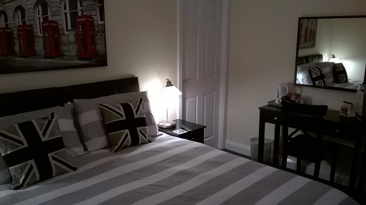 Upton Arms Hotel Pontefract Extérieur photo