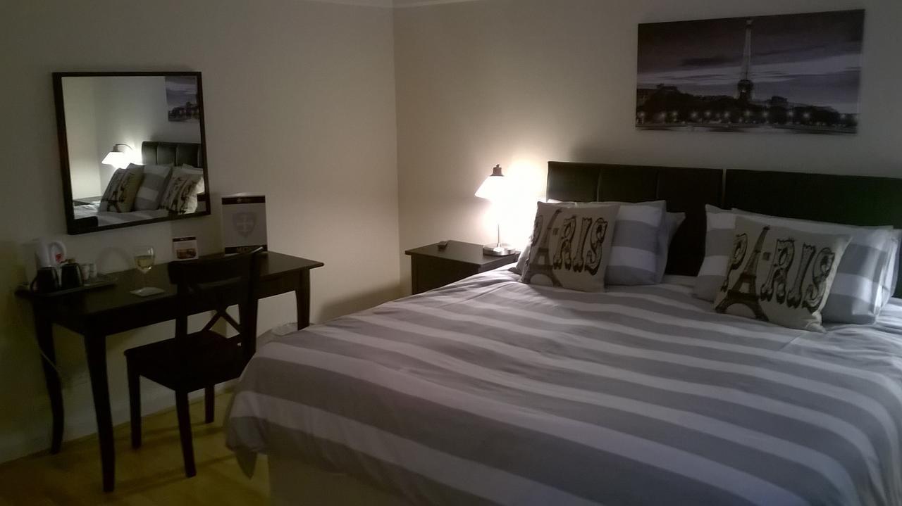 Upton Arms Hotel Pontefract Extérieur photo