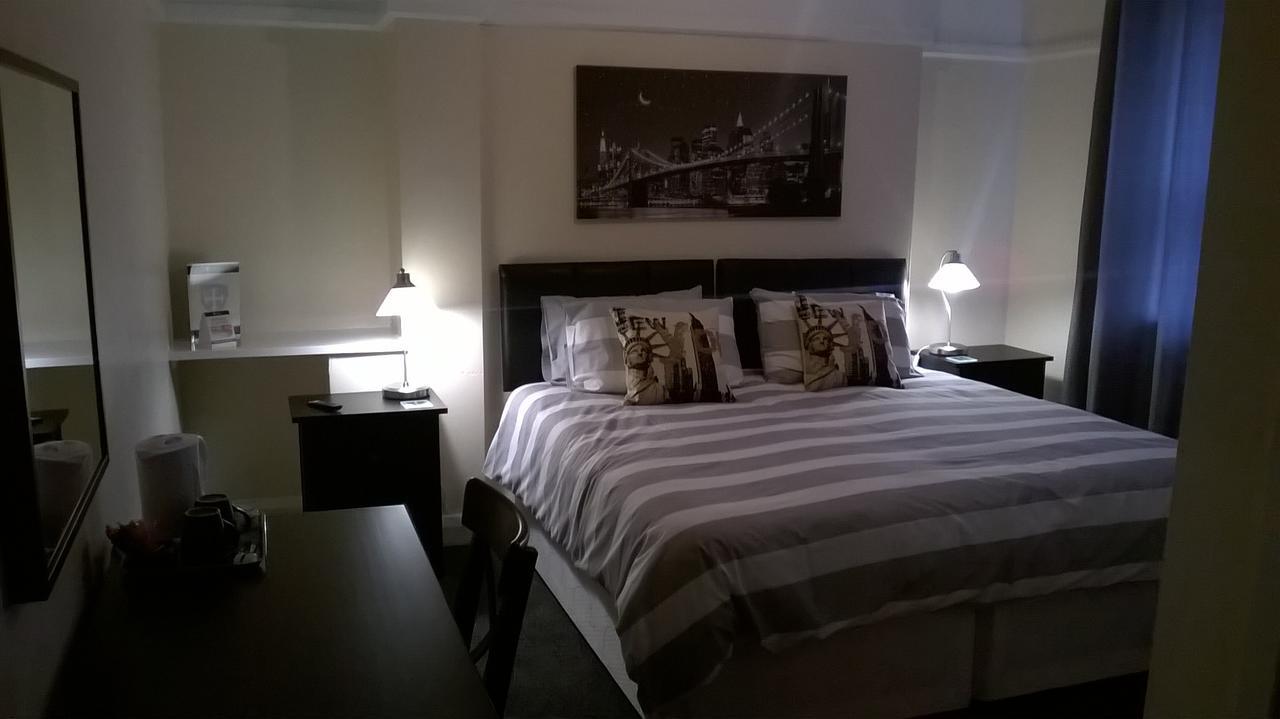 Upton Arms Hotel Pontefract Extérieur photo